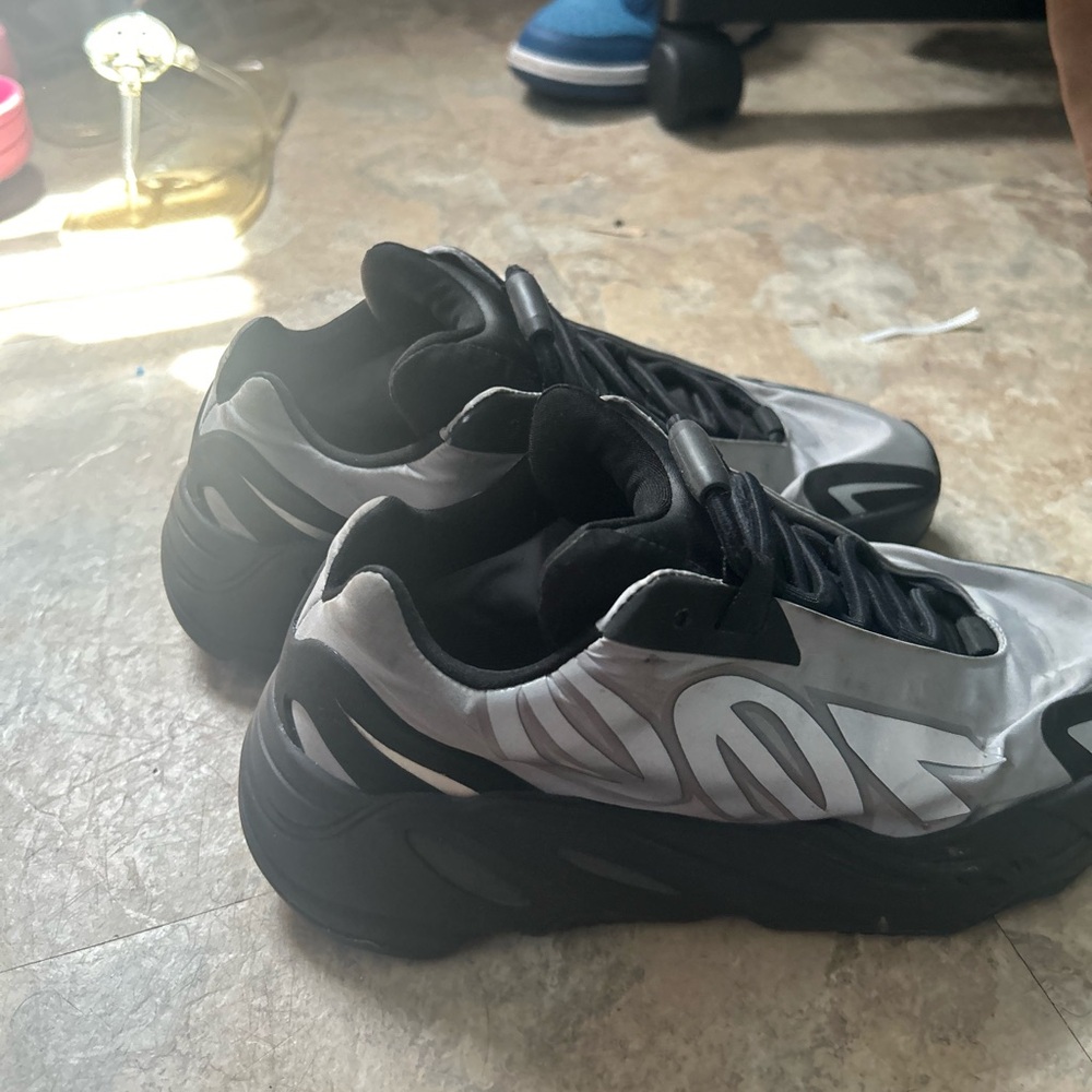 Yeezy 700